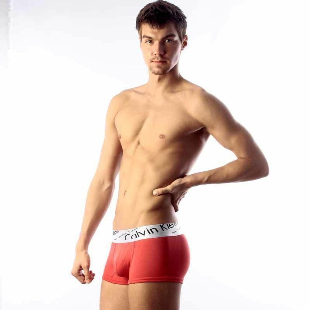 Мужские трусы боксеры красные с серебристой резинкой Calvin Klein Silver Italics Boxer Red