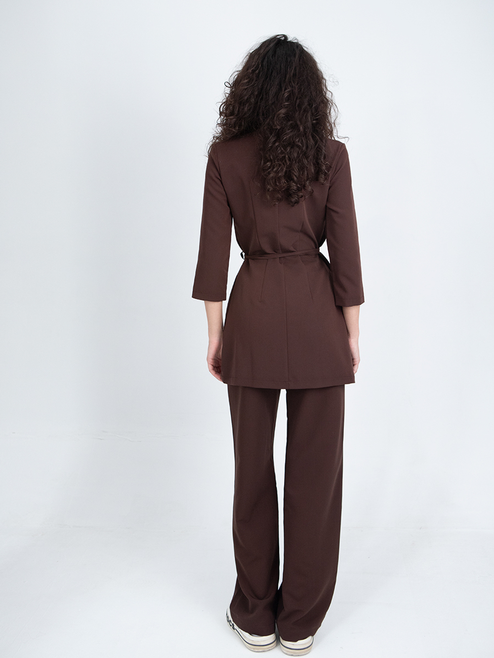 Коричневая блуза для врача Medici 07 вид сзади