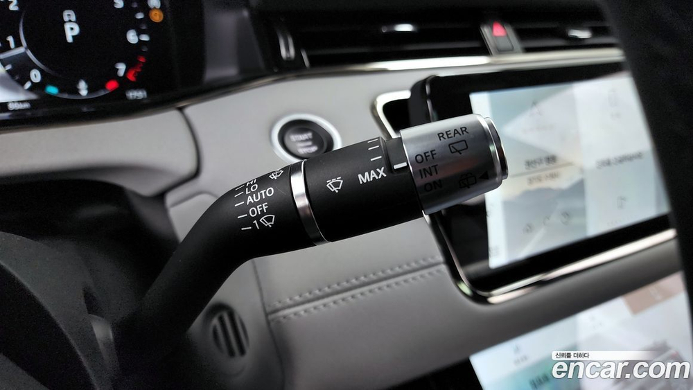 Land Rover Range Rover Evoque 2 Generation P250 R-Dynamic SE (02.2022)