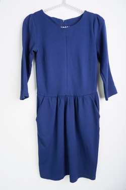 Платье Stradivarius практичное, маркировка S, визуально 44 размер