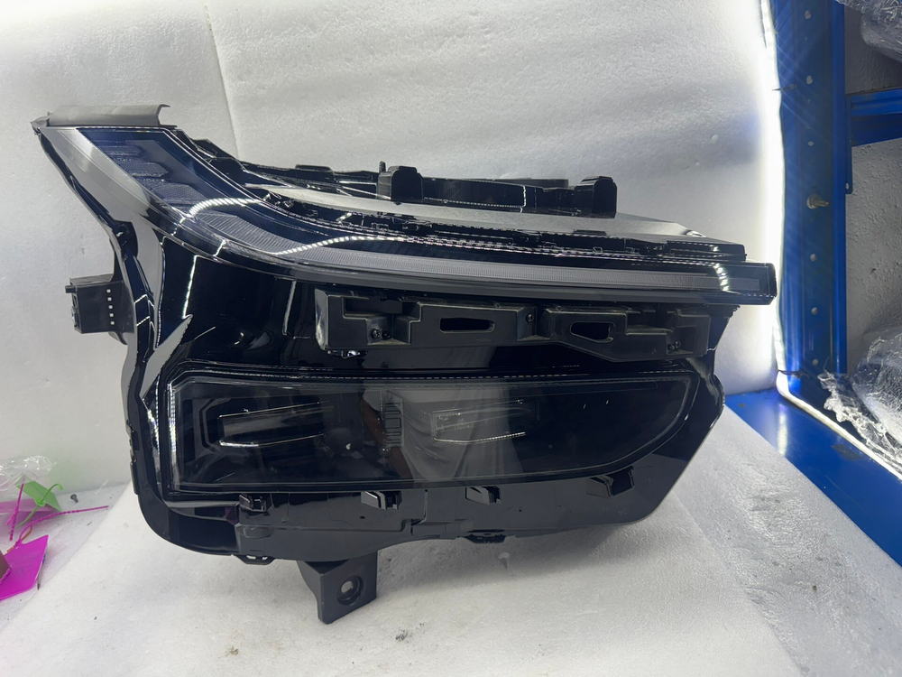 Блок фары (LED) для Toyota bZ3X, оригинал,