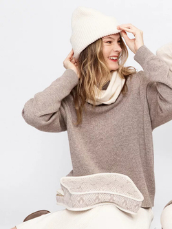 Набор (шарф, шапка, носки, косметичка) женский FREE AGE