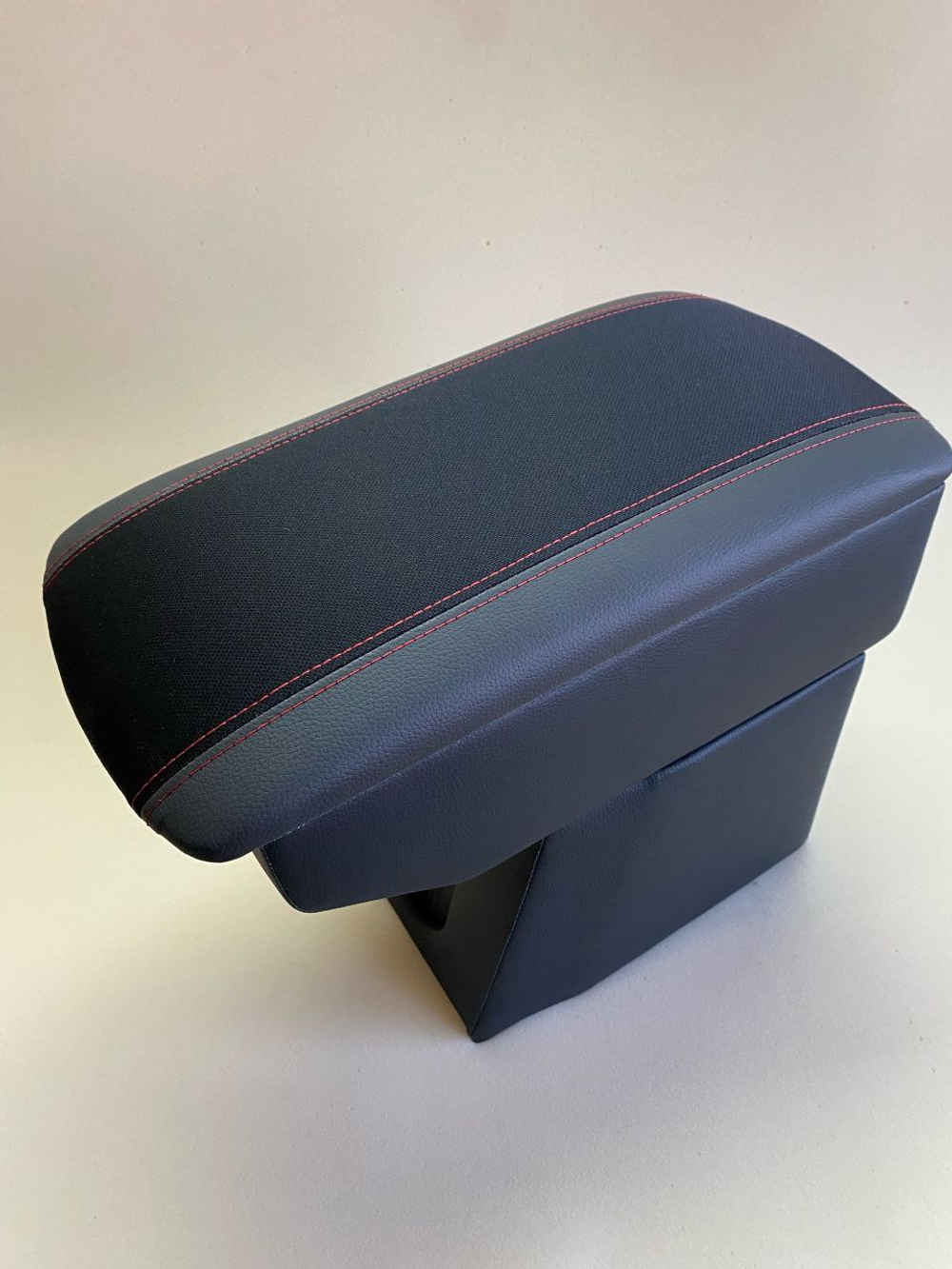 Подлокотник Нива 4х4/Легенда/Бронто/Спорт (3 дв) 'двойной кейс'