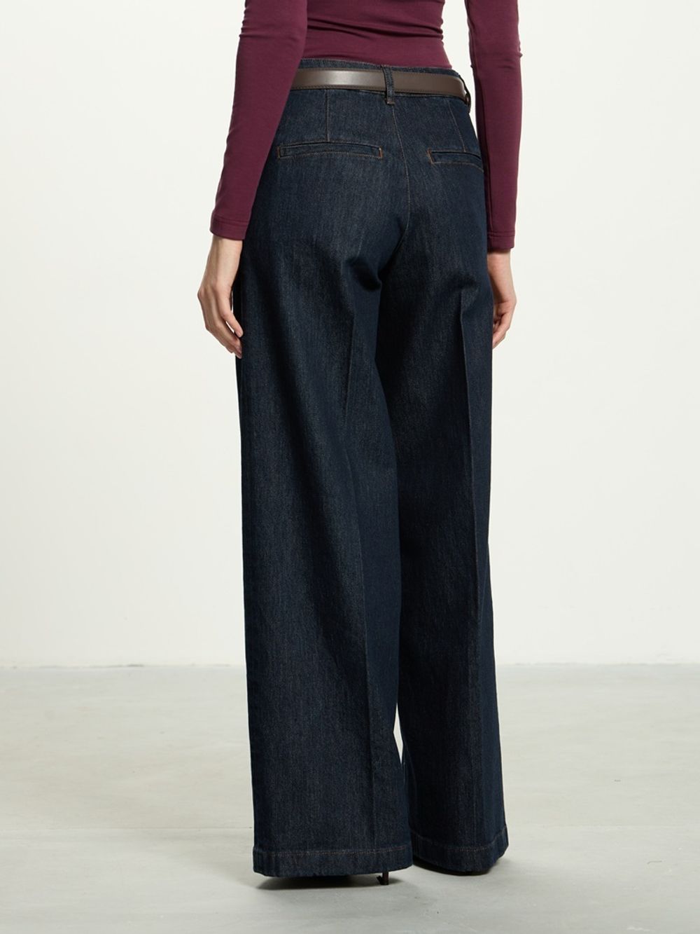 Джинсы синие со стрелкой