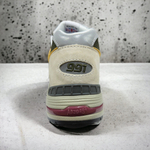 New Balance 991 • Green