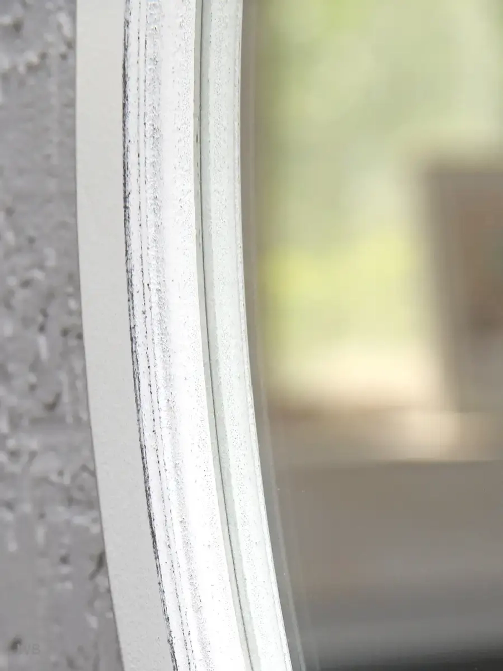 Зеркало настенное для прихожей 57 см