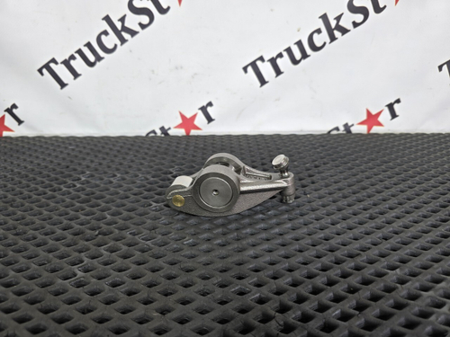 Коромысло впускного клапана 2022г.