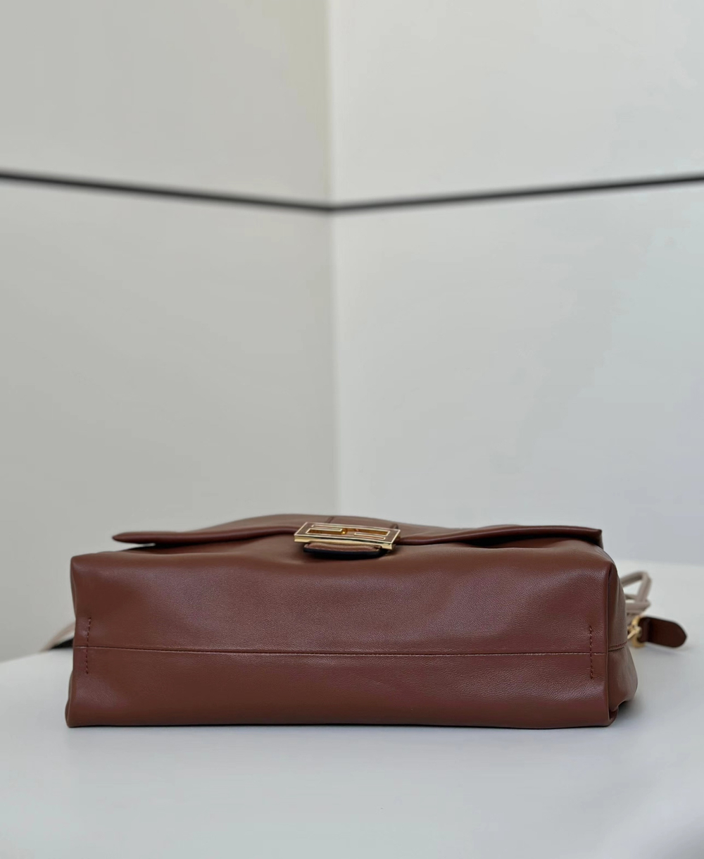 Fendi Large Mamma Baguette 31 cm