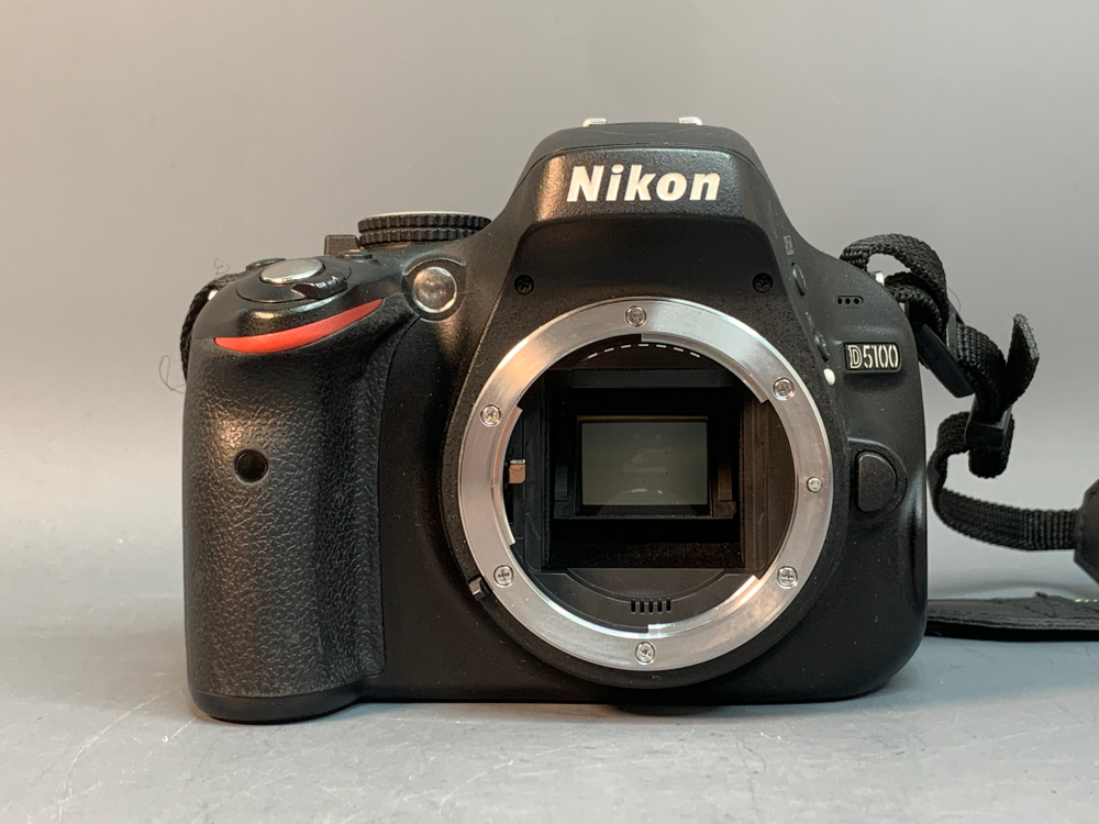 Nikon D5100 Kit 18-55mm 250 кадров