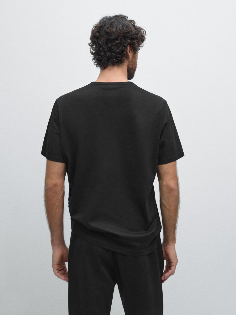 Massimo Dutti Футболка классического кроя с круглым вырезом, черный