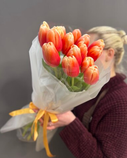 Букет с 15 тюльпанами