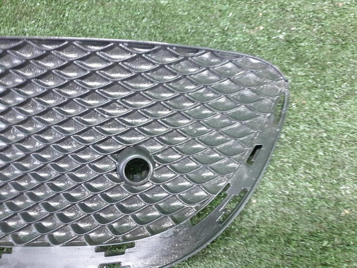 Решетка переднего бампера правая Mercedes E W213 (2016-2021)