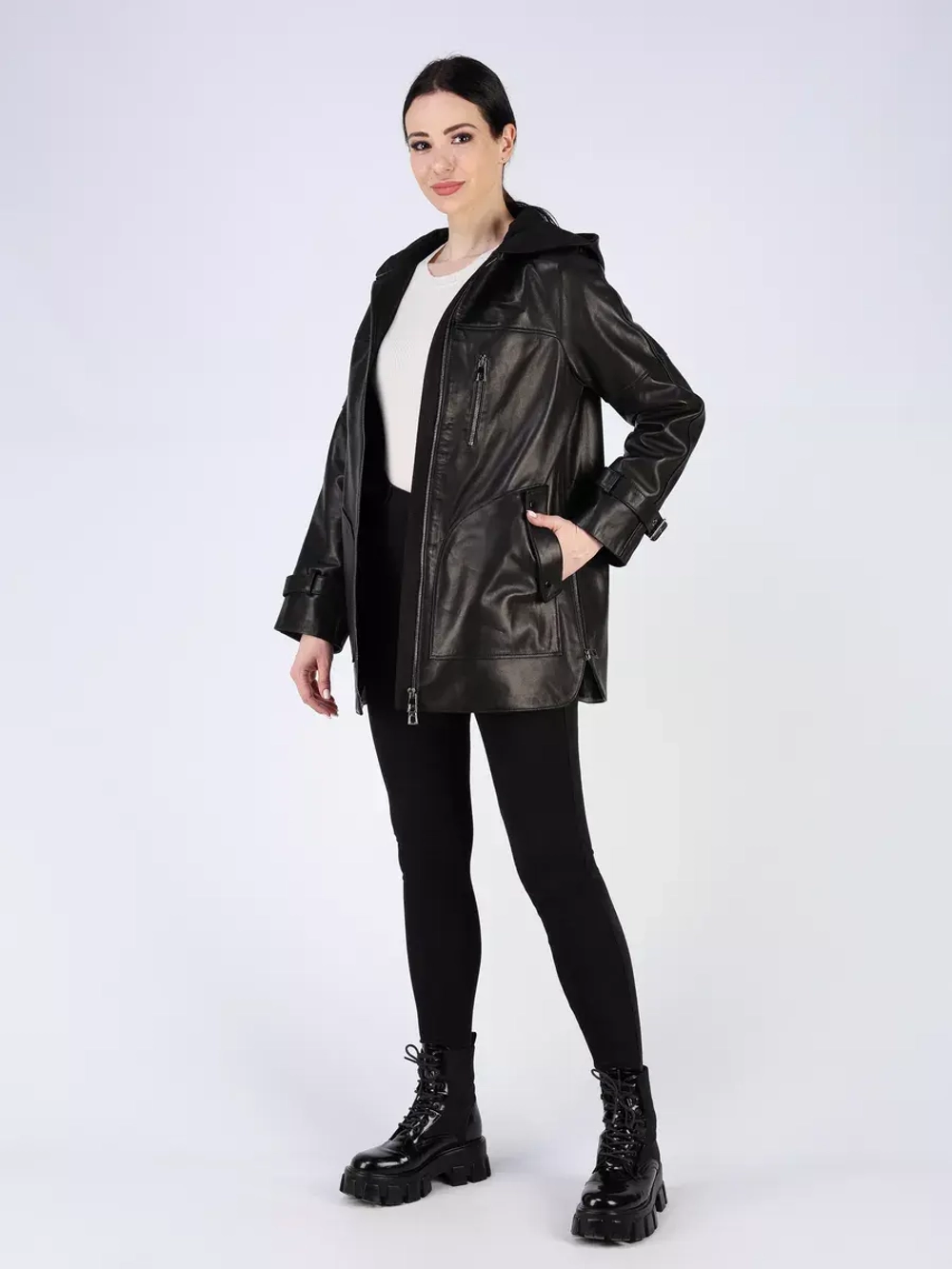 Кожаная куртка демисезонная с капюшоном