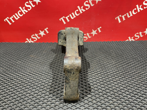 Кронштейн усилителя бампера 2017 г.