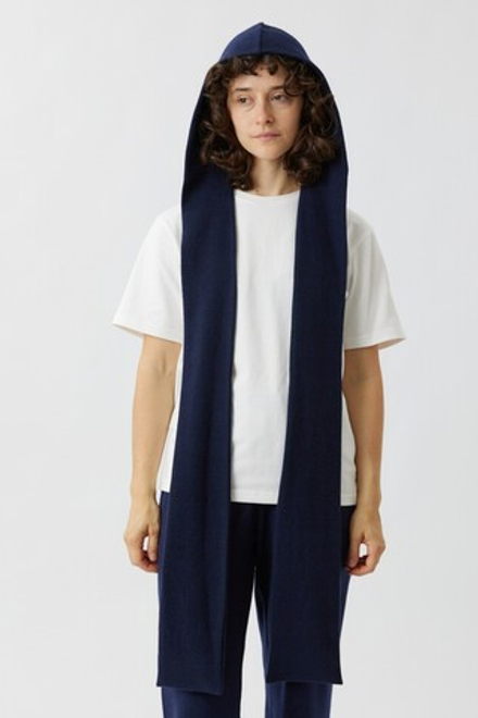 Капюшон из трикотажа темно-синего цвета