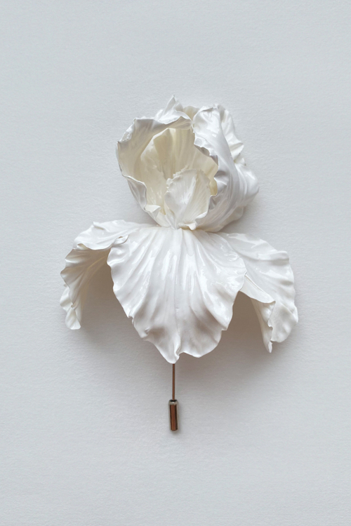 Брошь Ирис, белый
