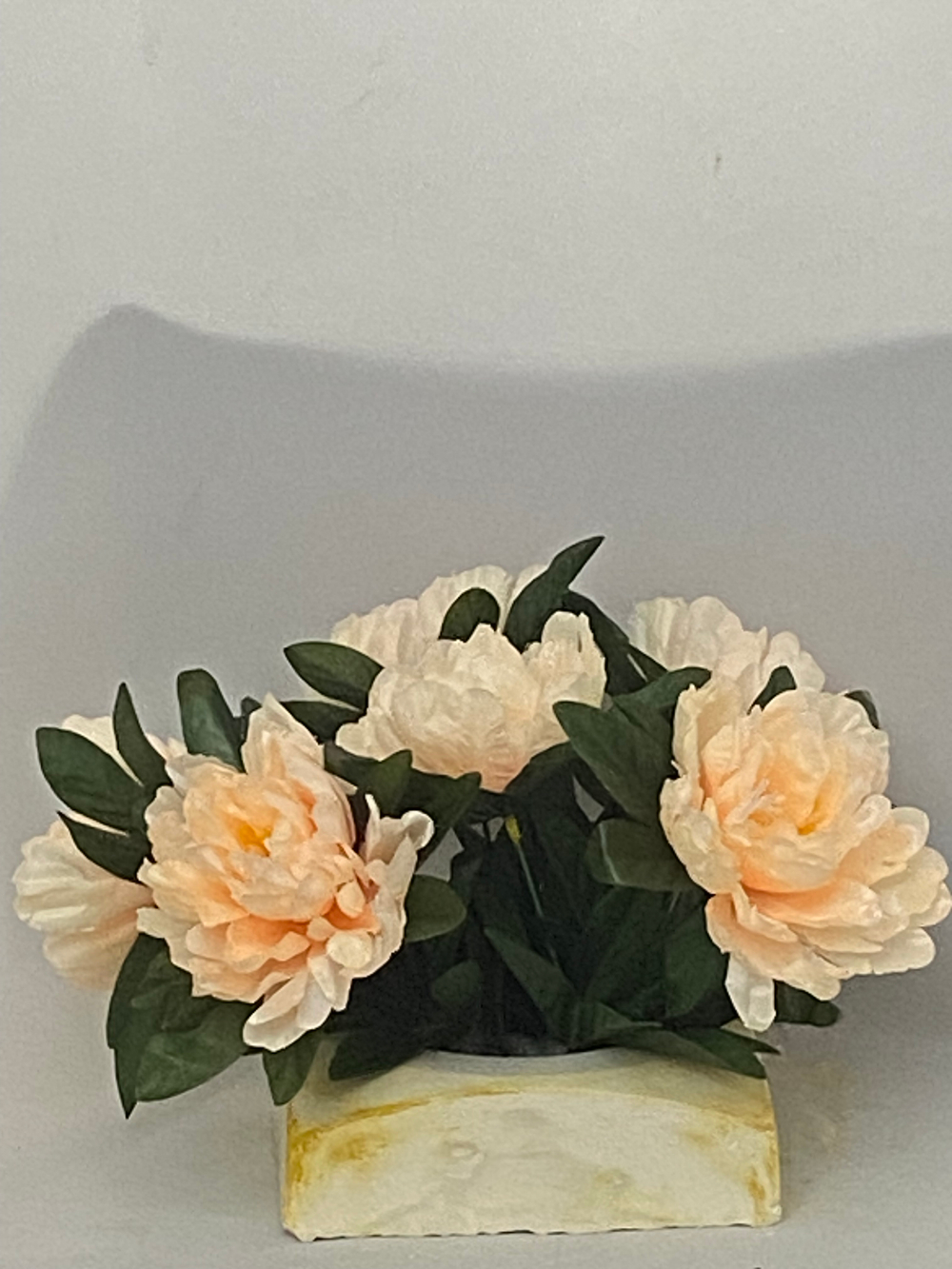 Полянка ритуальная утяжеленная кремовые пионы