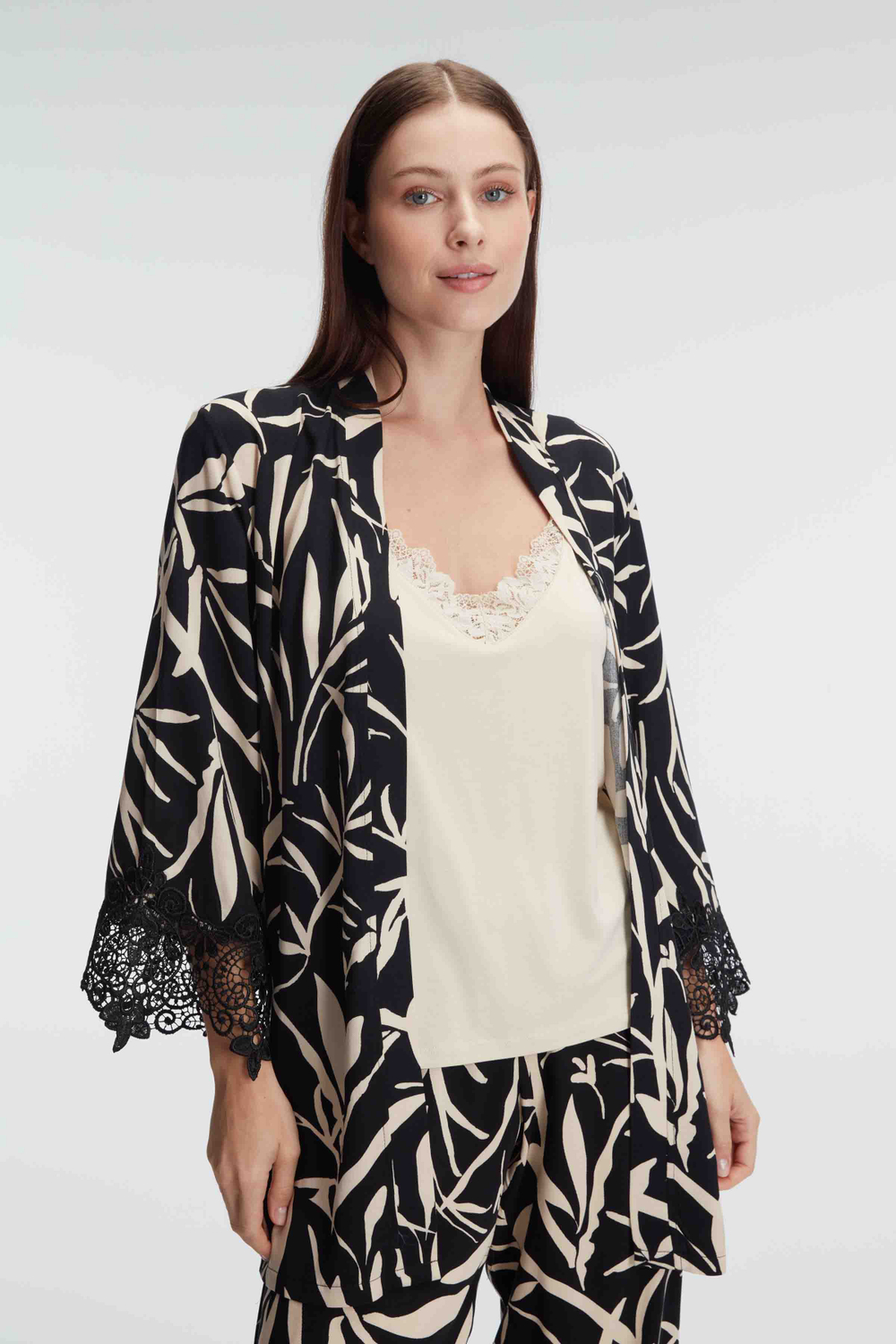 Комплект женский из трех предметов