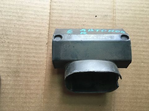 Воздухораспределитель, тройник под сиденье MAN 81619500268Б/У