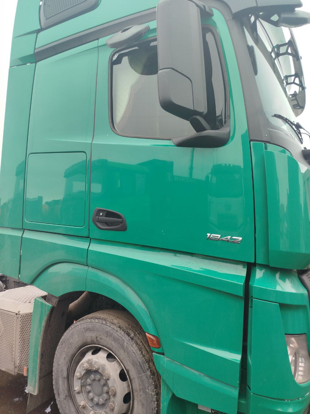 Mercedes-Benz ACTROS 4x2 Седельный тягач 1842 LS (Дизельный, 12,9 л, 422 л.с., АТ)