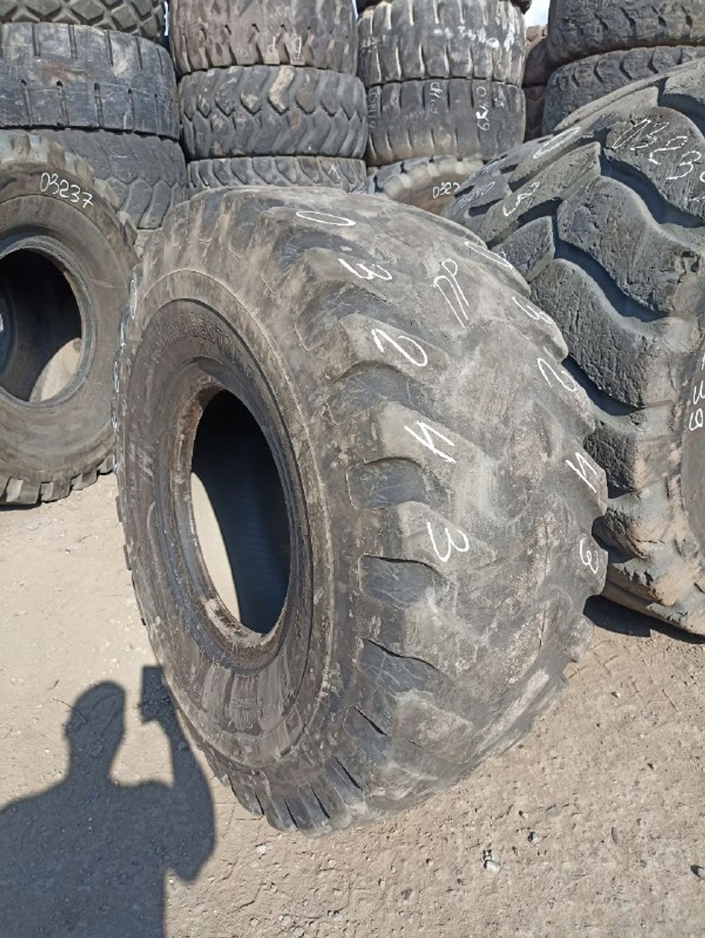 23.5R25  VUT шина б/у