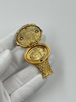 Брошь-локет в виде корзины с цветами Avon