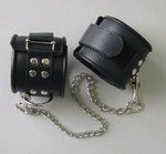 Кожаные черные оковы на липучках (Цвет: черный)