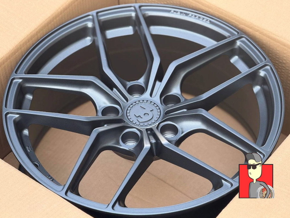 Комплект дисков Titan Forged FlowForm TF51 18x8 et40 5x108