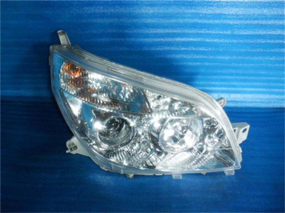 фара правая Toyota Rush J200G J210E 60-75