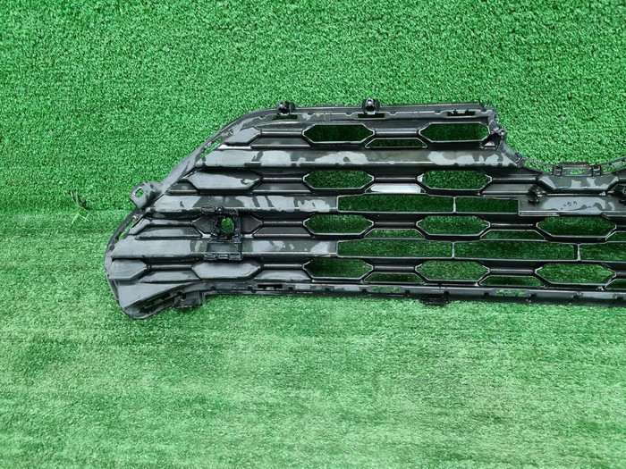Решетка радиатора Toyota RAV4 5 XA50 (2018-н.в.)