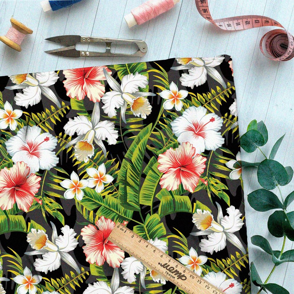 Ткань атлас пёстрые цветы и папоротники на чёрном фоне