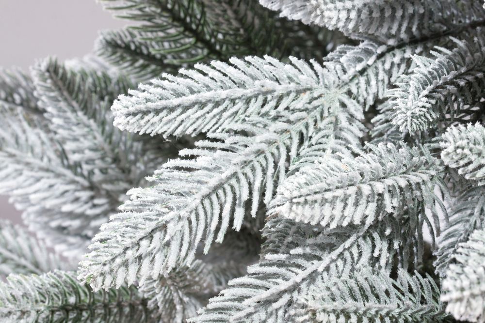 Заснеженная елка на ножке «Тайя» (Литая хвоя) 150 см / 1,5 м