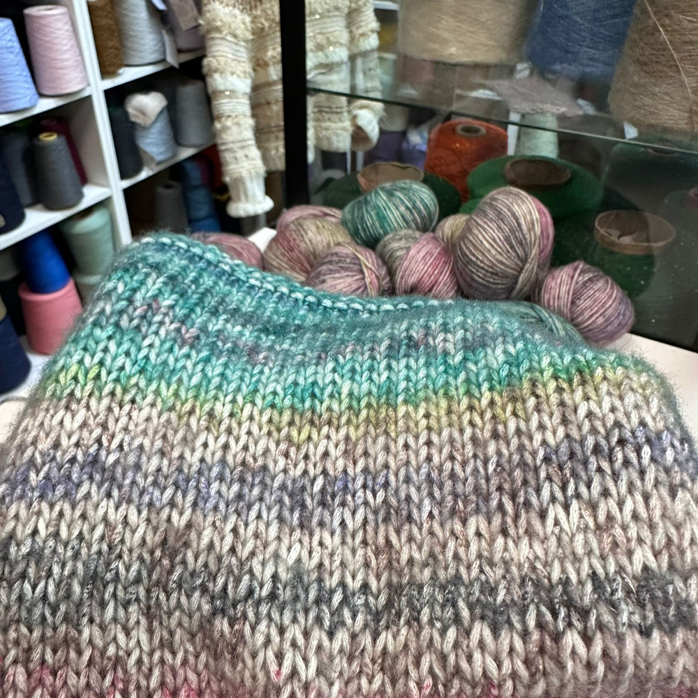 Stok Italy кашемир, хлопок, меринос ~290м/100гр Средний вес моточка примерно 38гр Цена за моток