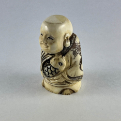 Статуэтка нэцкэ Мальчик Карако с карпом в руках