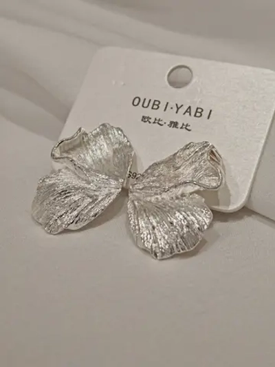 Серьги Oubi Yabi «Лепестки» Silver