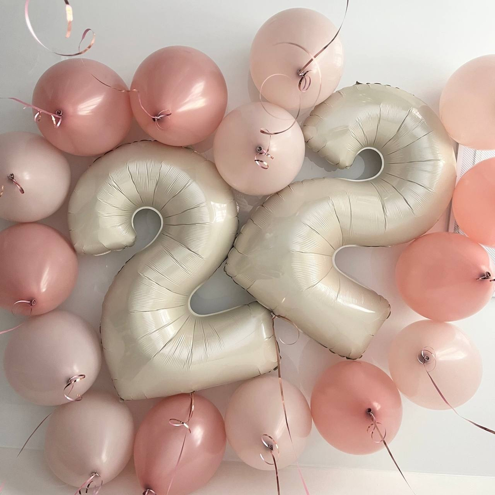 Воздушные шары пудровые на потолок + цифры №3209