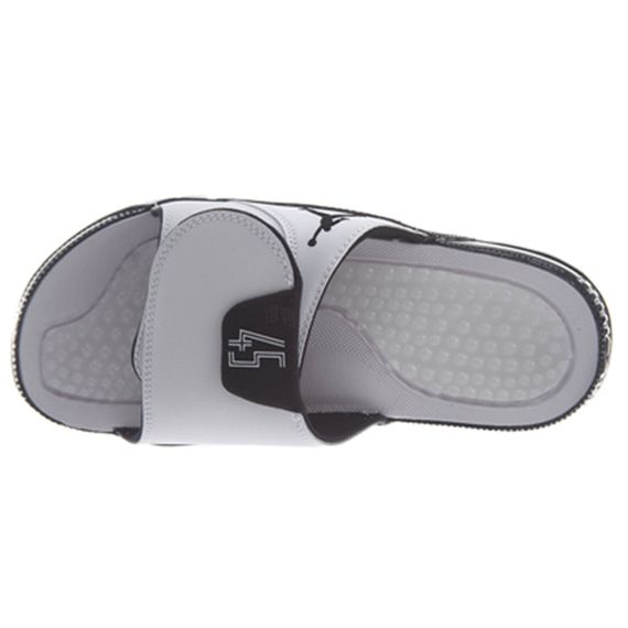 Jordan Hydro11 'Black White'