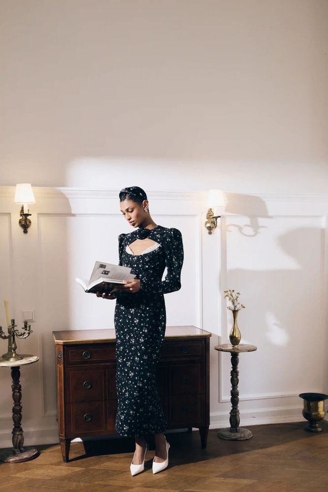 Мейсел миди (Macel midi), платье миди из молочного крепдешина с цветочным принтом