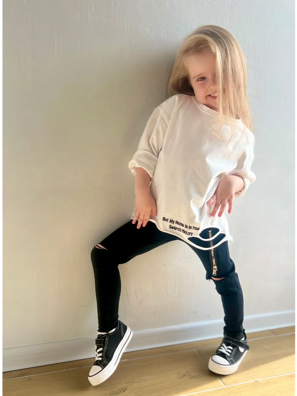 Облегающие брюки с разрезами