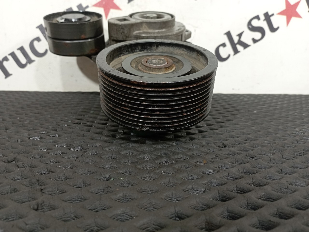 Ролик-натяжитель