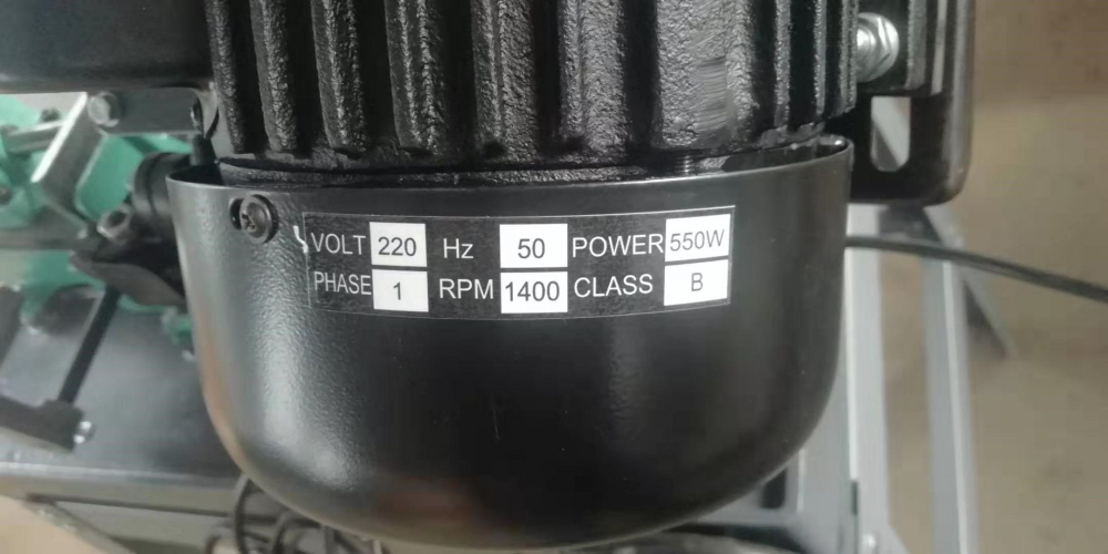 Ленточнопильный отрезной станок Aura LM-115U/220