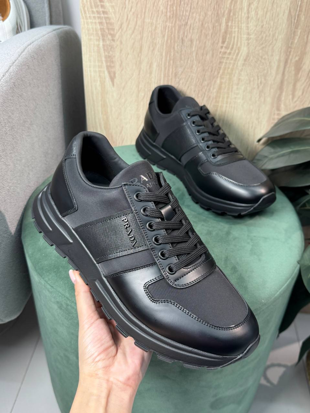 Кроссовки Prada