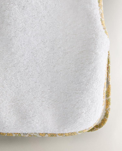 ZARA HOME ДЕТСКИЙ НАГРУДНИК С ЦВЕТОЧНЫМ ПРИНТОМ, КРЕМОВЫЙ