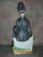Статуэтка. Фарфор. Доктор. Capodimonte. Италия