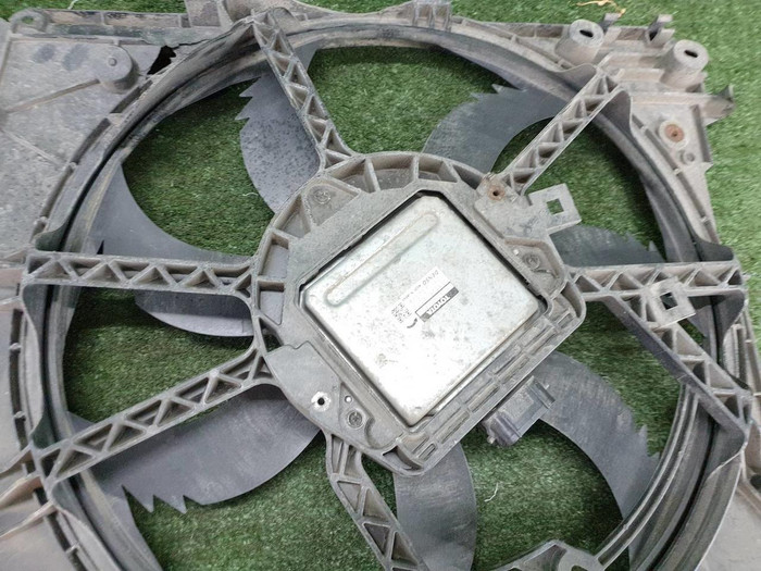 Диффузор с вентилятором Toyota Camry xv70 (17-нв)