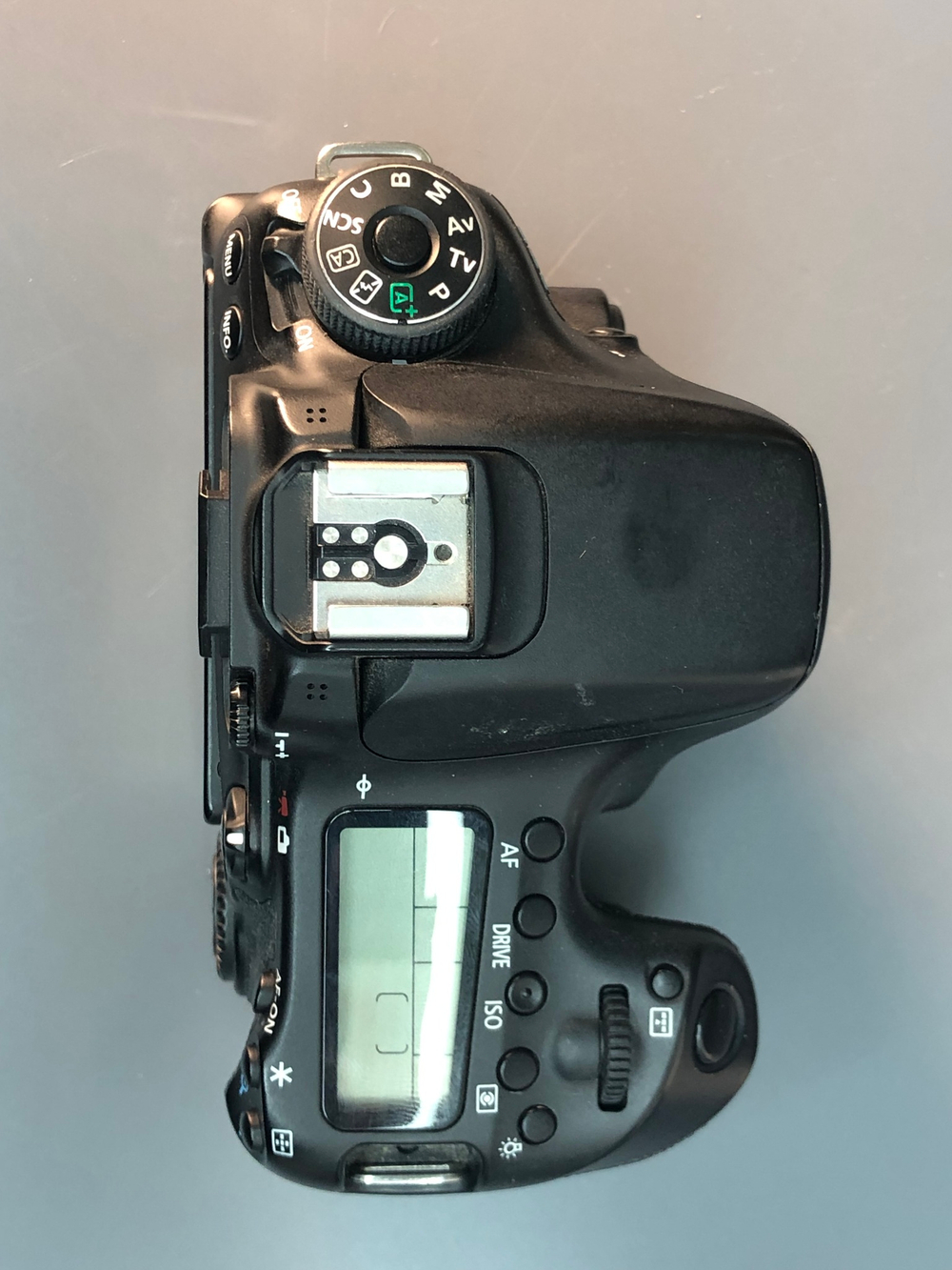Canon EOS 70D kit 18-55 IS STM, 22000 кадров пробега