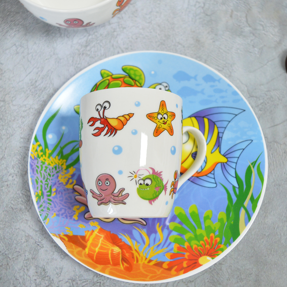 Набор керамической посуды 3 предмета: кружка 8*7см, тарелка плоская 18см, тарелка суповая 11*5.5см.