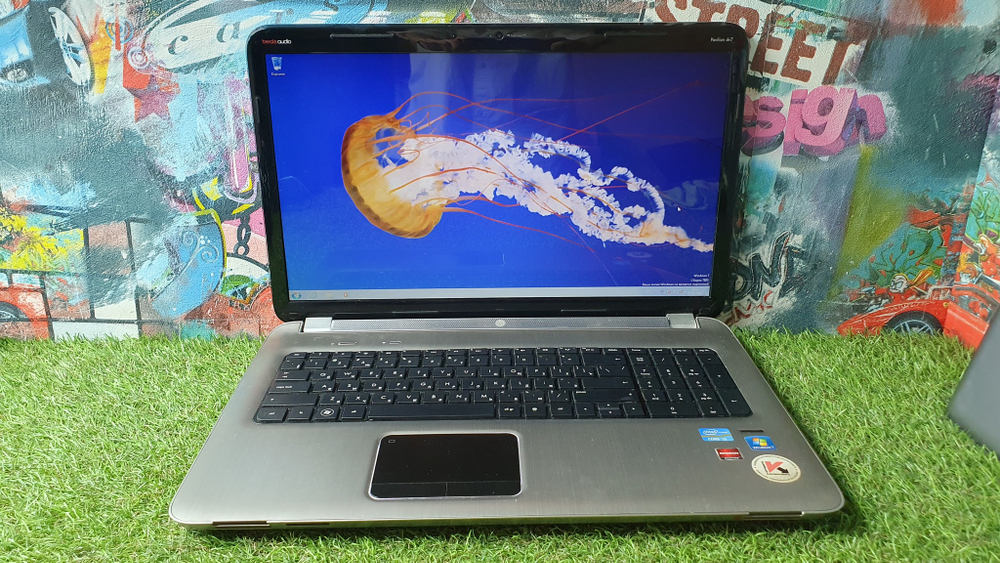 Ноутбук HP i5/6 Gb