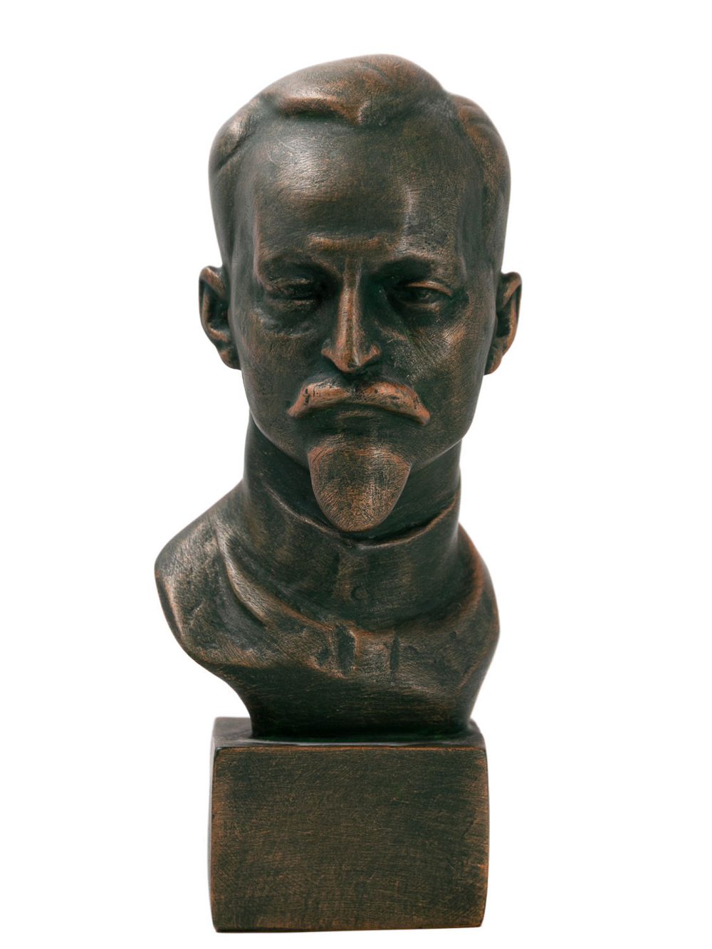 Дзержинский Ф.Э. Бюст.  XX в. Гипс, формовка, крашение.