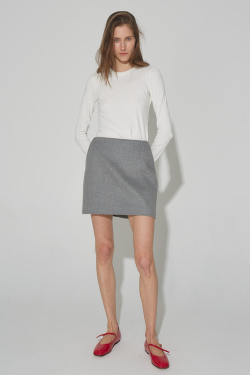 Лонгслив из тонкого трикотажа, беж